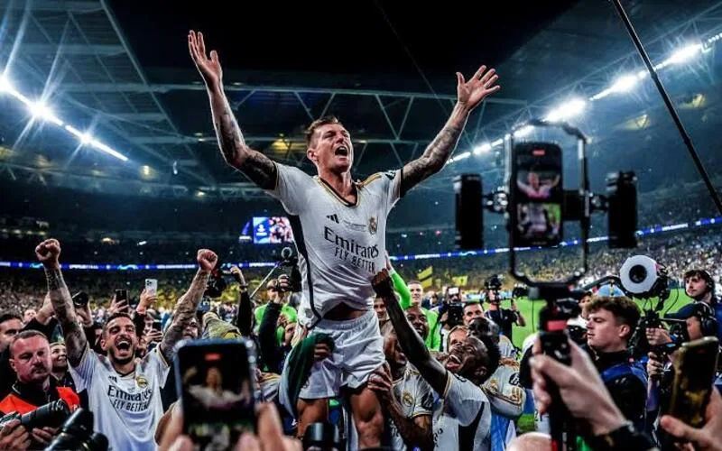 toni kroos giải nghệ